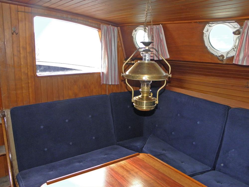 Saloon, Accommodation